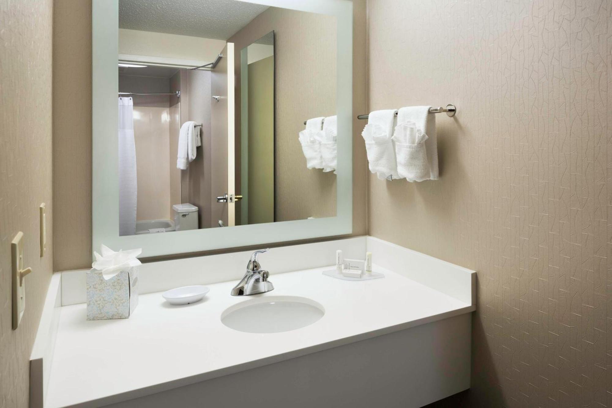 Springhill Suites Milford Exteriör bild